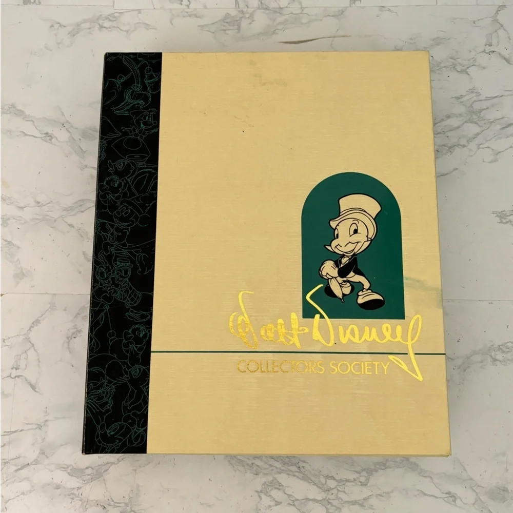 Walt Disney Collectors Society Magazine Box Vintage Book - Picture 1 of 8